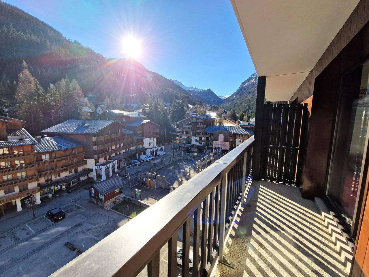 Geheel appartement, Cozy 4-6 Person Apartment in Ski Resort Center with Balcony and Modern Amenities in Valfréjus, Modane