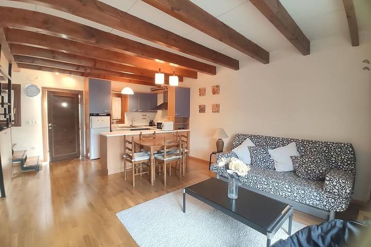 Ferienwohnung für 6 Personen, mit Pool und Balkon - 1