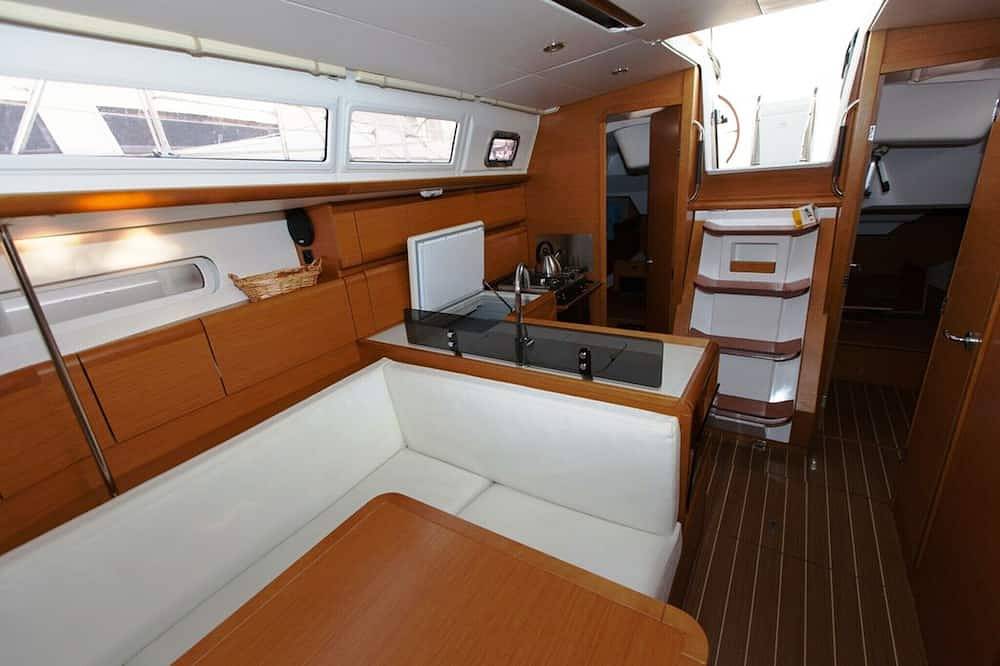 Sailingboat - \"Live an Bord & Charter\" Mt: in Ponta Delgada, Azoren