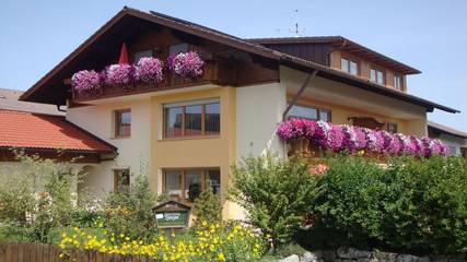 Ferienhaus für 3 Personen, mit Balkon in Hopferau