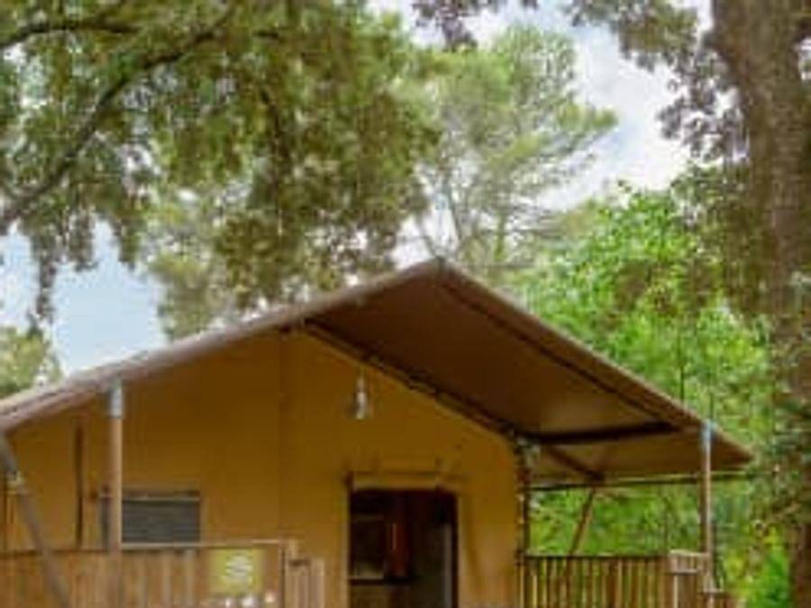Camping Sandaya - Le Plein Air Des Chênes - Tente en toile et en bois 5 personnes - Lodge Safari 5p 2ch **** in Clapiers, Côte d'Améthyste