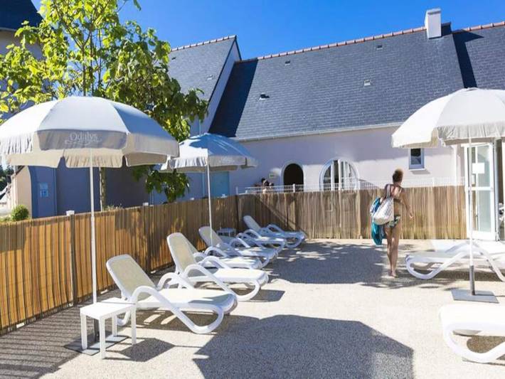 Gîte pour 4 personnes, avec terrasse et sauna ainsi que piscine et bassin pour enfant, adapté aux familles à Le Tronchet - 3
