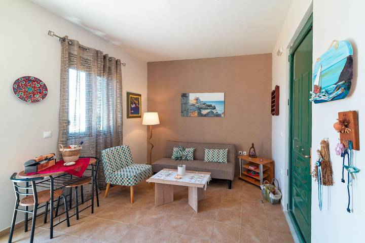 Ferienhaus für 4 Personen, mit Terrasse und Garten, mit Haustier in Lachania