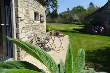 Gîte pour 2 personnes, avec jardin à Plomelin