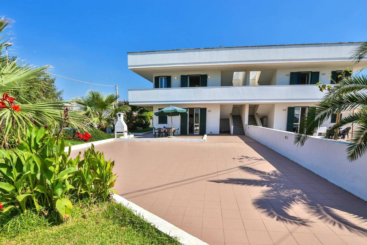 Double Room with Private Bathroom in Lido Playa Blanca, Lido Marini