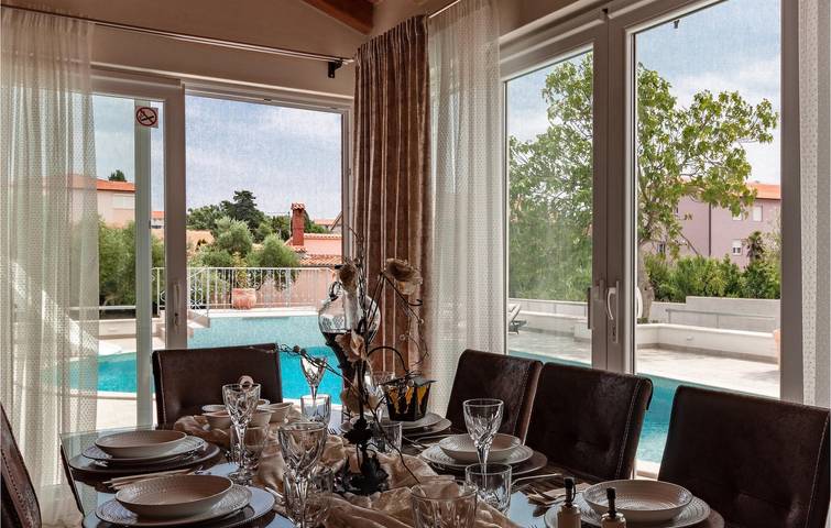 Gemütliche Ferienwohnung mit Pool, in der Nähe des Strandes Bijela – der perfekte Urlaubsort! in Medulin Stadt, Medulin