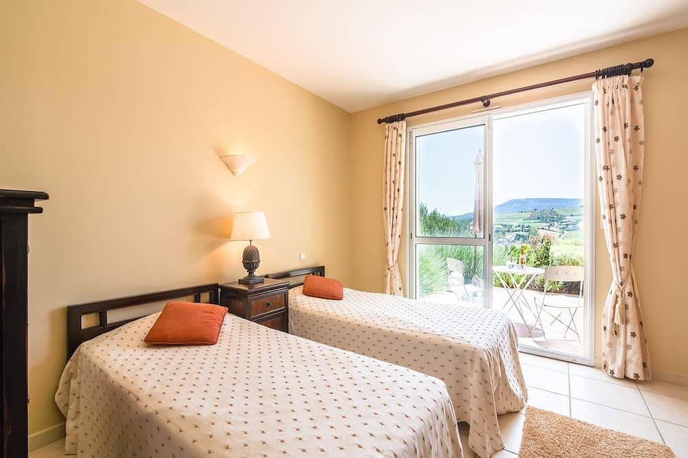 Villa in Limoux with Private Pool & Mountain Views in Limoux, Limoux region