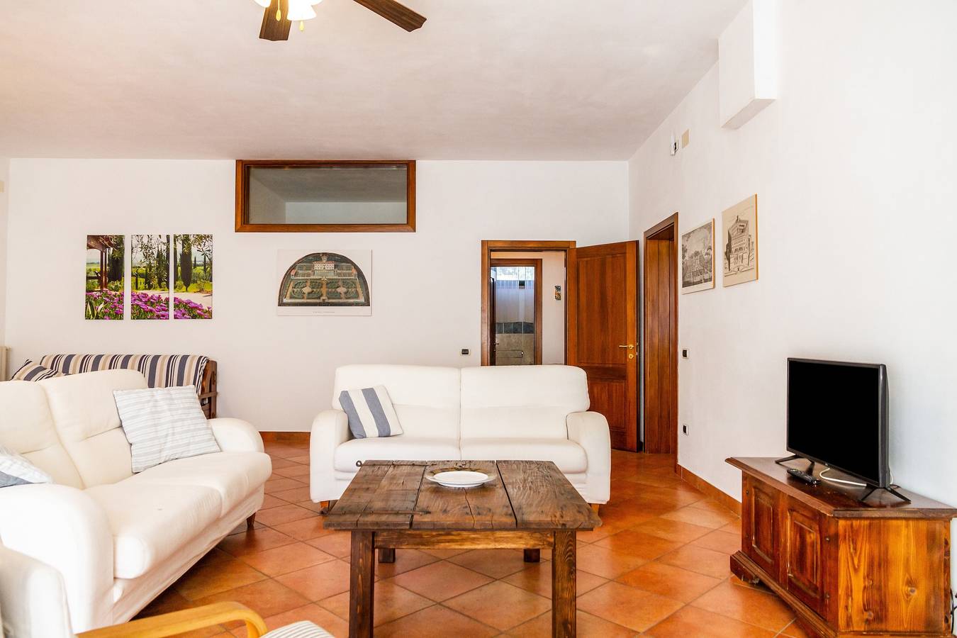 Villa "Bouganville - Colleberto" avec vue sur la mer, terrasse privée et Wi-Fi in Follonica, Côte des Étrusques
