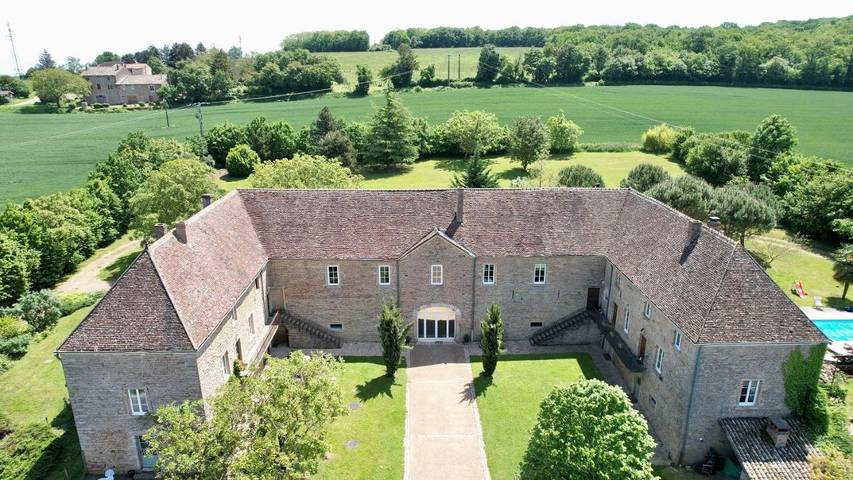Chambre d’hôte pour 19 personnes, avec vue ainsi que jardin et piscine, animaux acceptés à Plottes - 2