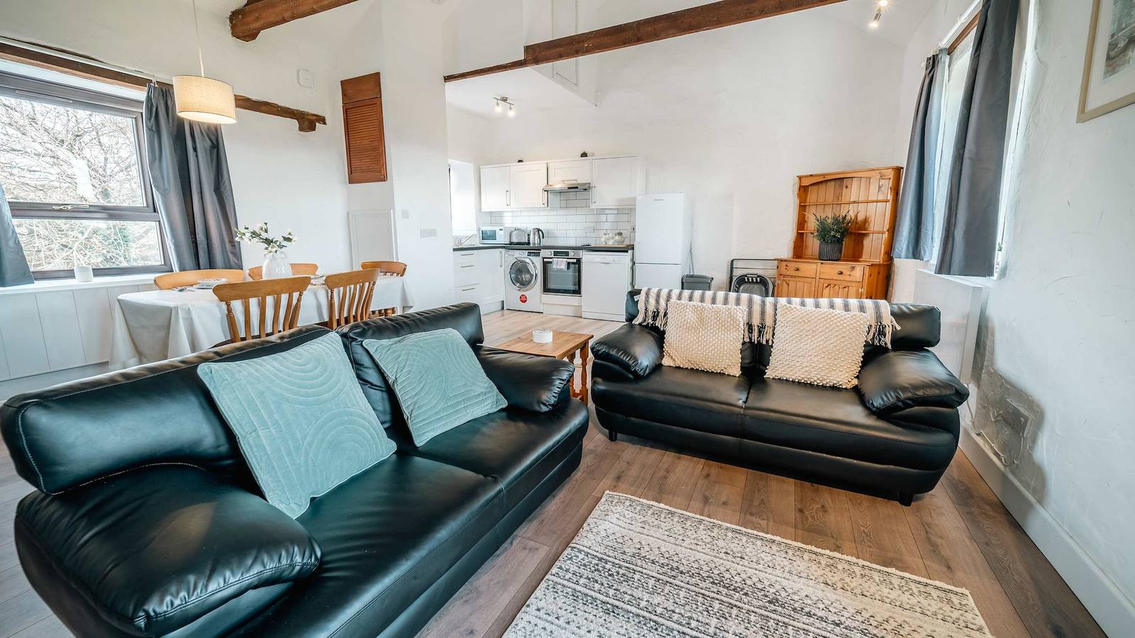 Spacious 2 Bedroom Country Cottage Near Bude in Pentire Point - Widemouth