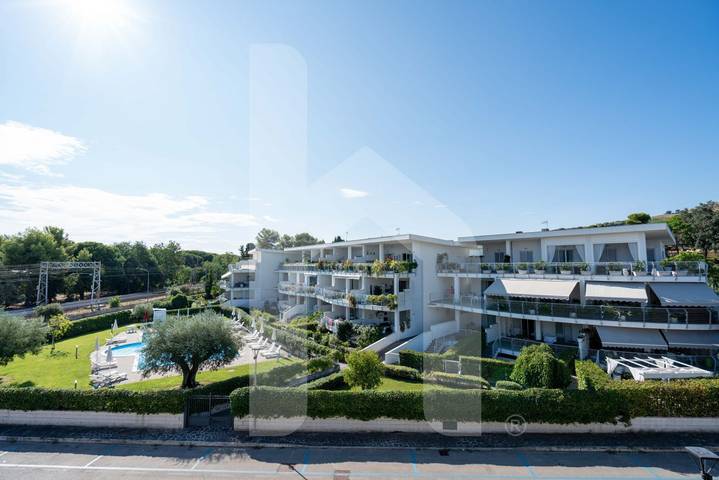 Apartamento de vacaciones para 4 personas, con jardín y piscina - 1