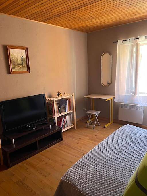 Three-Bedroom House in Belcaire, Région de Limoux