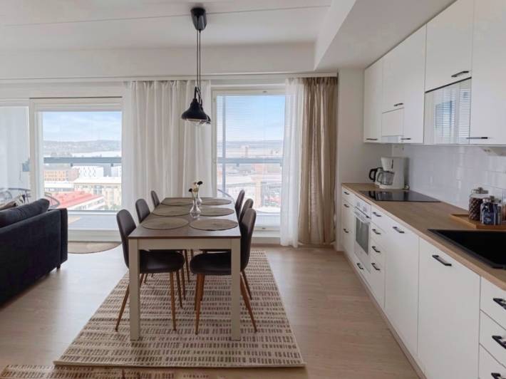 Ganze Wohnung, New 13th Floor 2Br Apt in Centre | Hot Tub & Sauna in Kantakaupunki, Jyväskylä