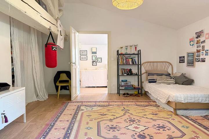 Villageoise – Charming family home with a pool. in Saint-Genis-Laval, Lyon und Umgebung