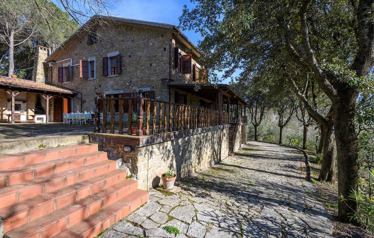 Ferienhaus für 9 Personen, mit Terrasse und Garten