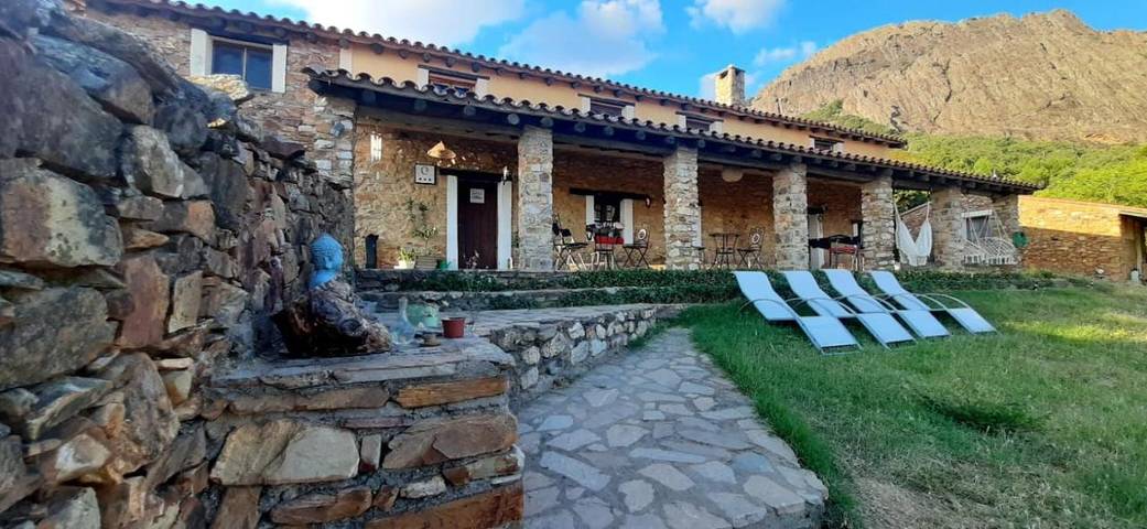 Casa rural para 12 personas, con Terraza y Jardín además de Piscina y Vistas en Zorita - 4