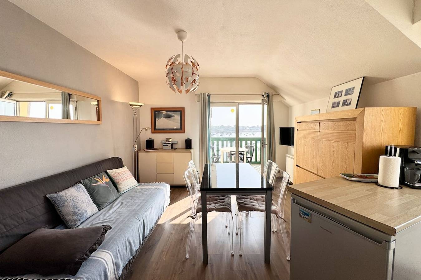 Appartement entier, Appartement idéal face mer – Tout à pied in Plage de Port Fontaine-Lomener, Ploemeur