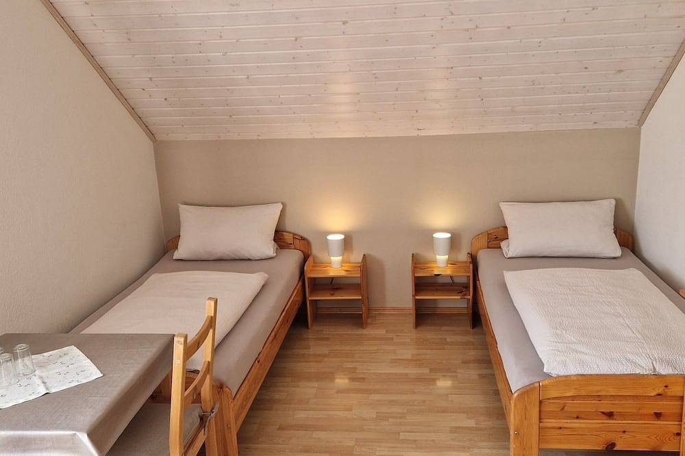 Ganze Wohnung, Großzügige Ferienwohnung (80qm) mit Garten und Wlan in Ellzee, Bayerisch Schwaben