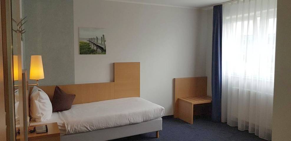 Hôtel pour 3 personnes, avec jardin, animaux acceptés à Oberursel - 3