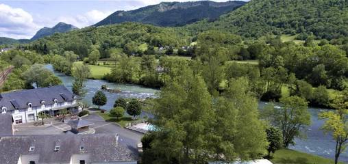 Location de vacances pour 13 personnes, avec jardin à Saint-Pé-de-Bigorre