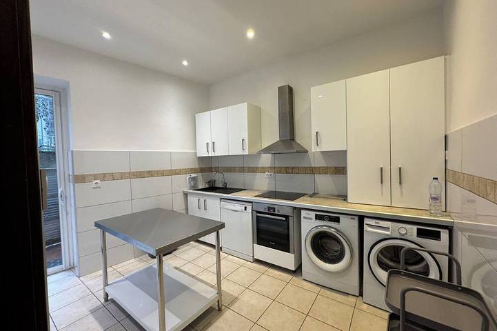 Location de vacances pour 9 personnes, avec terrasse dans Office de Tourisme de la Ciotat