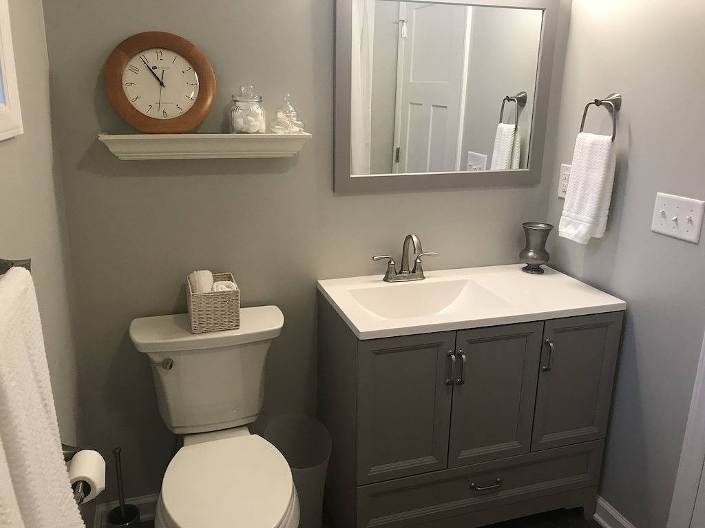 Cozy, quiet, yet close to downtown, super-fast 1G Internet in Hendersonville, Henderson County (NC)