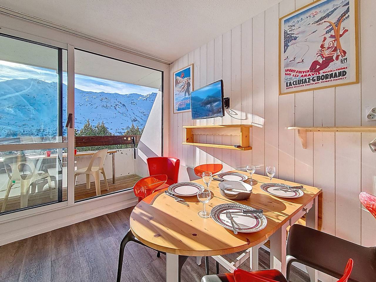 Ganzes Studio, Renoviertes helles Studio, Ski-in/Ski-out, Balkon, 3 Personen in Les Menuires, Saint-Martin-de-Belleville