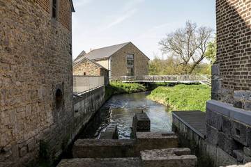 Location de vacances pour 55 personnes, avec jardin et terrasse à Braives