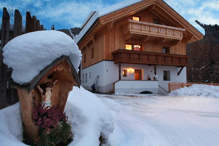 Ferienwohnung für 8 Personen, mit Balkon in Fendels
