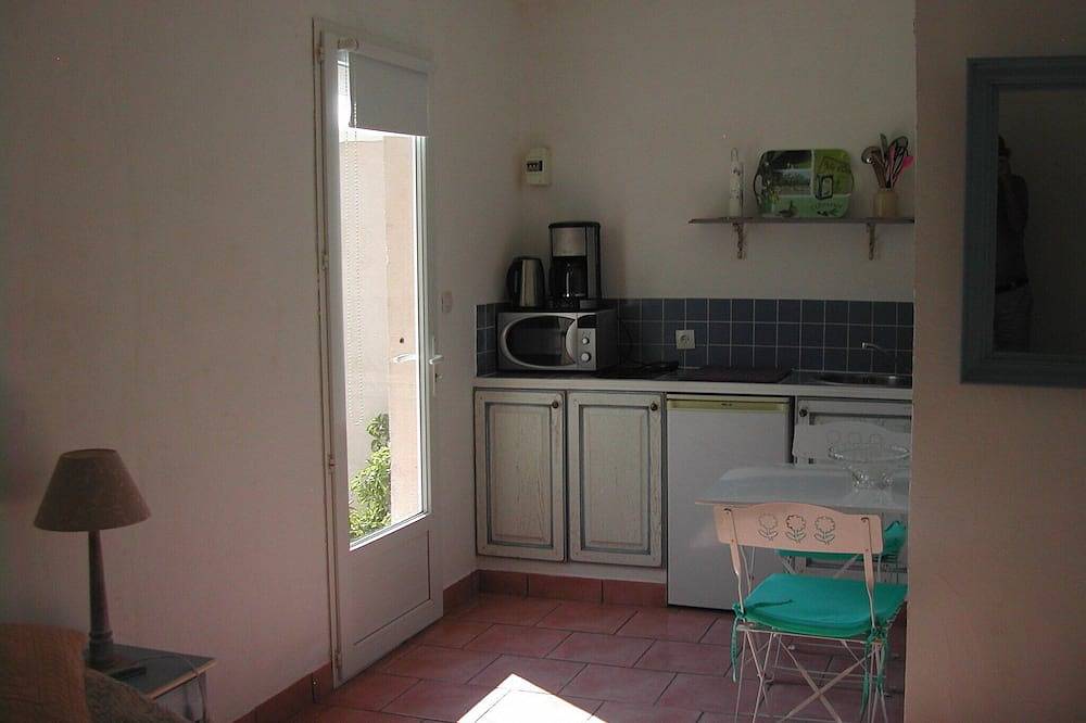 Geheel appartement, Onafhankelijke studio met uitzicht op het zwembad in Tourtour, Draguignan en omgeving