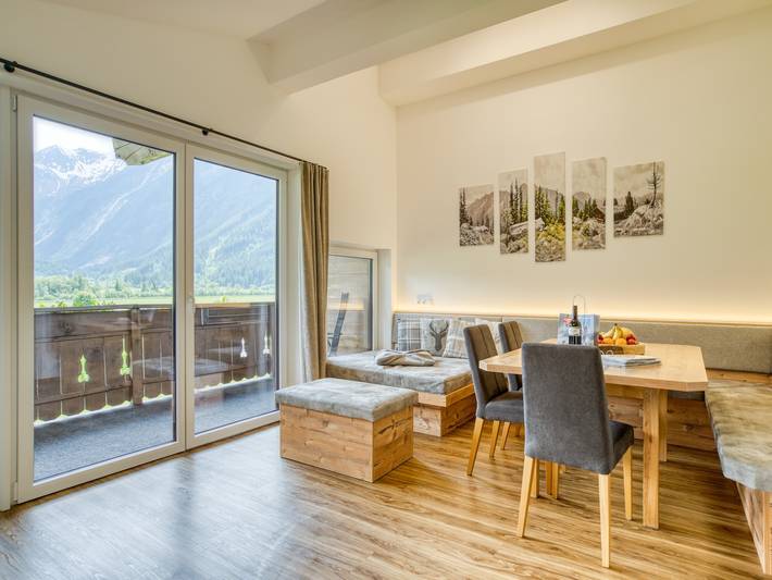 Ganze Wohnung, Chalet in Neukirchen mit Bergblick in Neukirchen am Großvenediger, Pinzgau