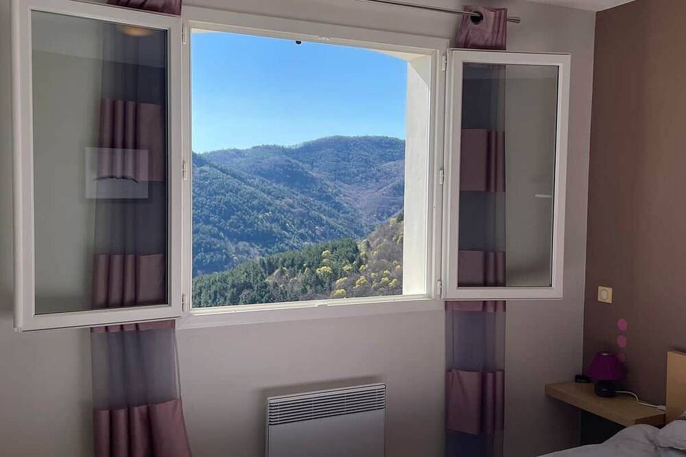 Home with Stunning Views in Salvezines in Salvezines, Parc naturel régional Corbières-Fenouillèdes
