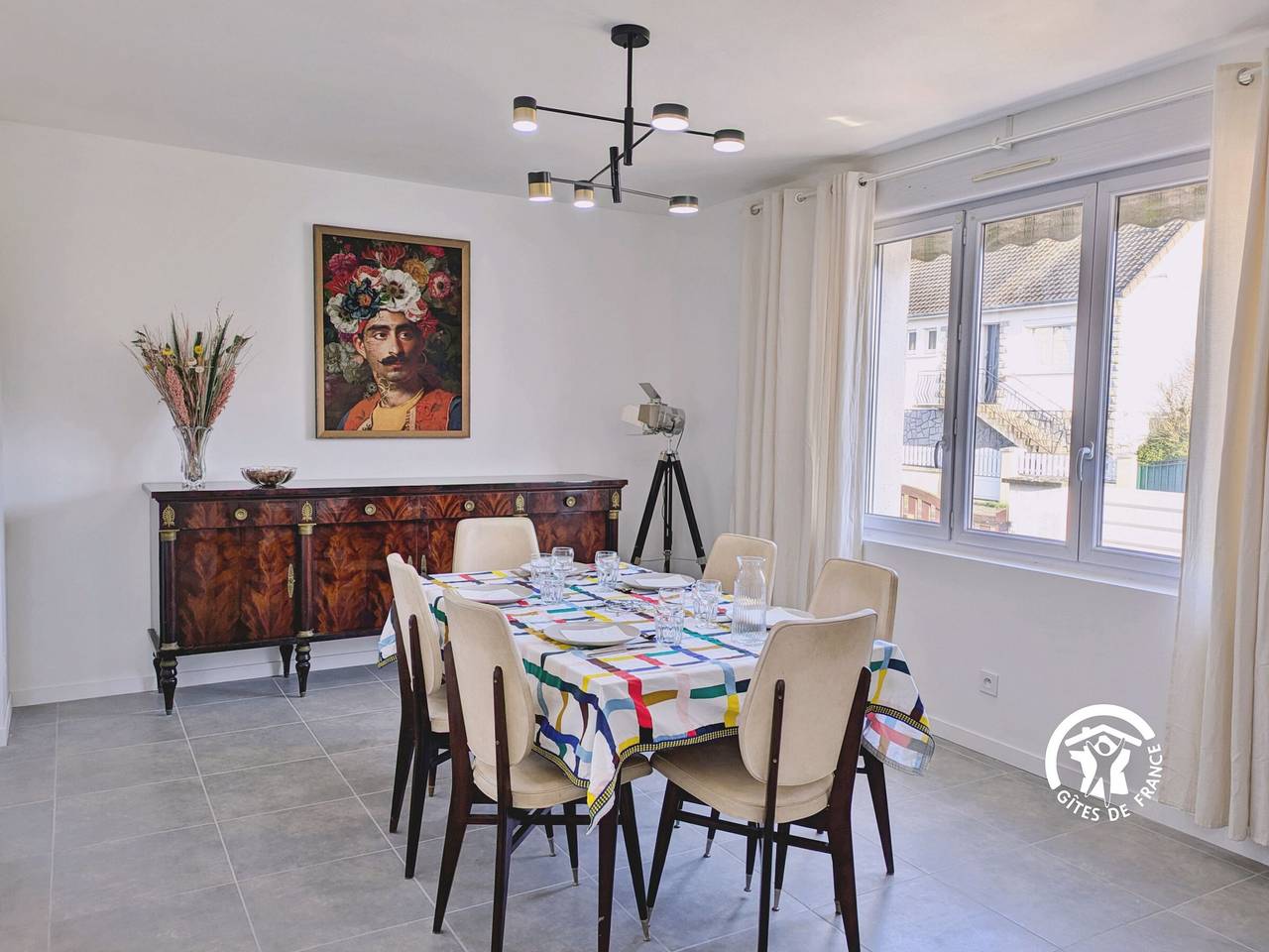 Gîte lumineux à Sainte Suzanne avec jardin, 3 chambres, wifi in Sainte-Suzanne, Mayenne
