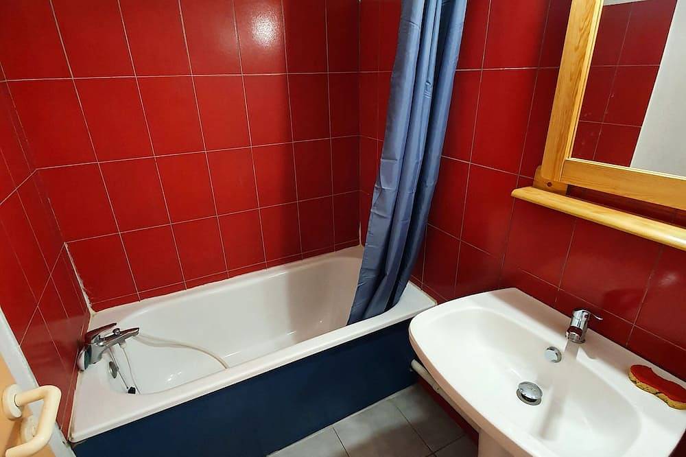 Geheel appartement, Appartement met uitzicht op zee 60 m van het strand Promo 35% tot en met 6 augustus in Saint-Cyprien-Plage, Saint-Cyprien