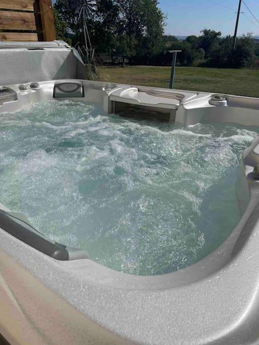 Maison avec spa in Amions, Région de Roanne