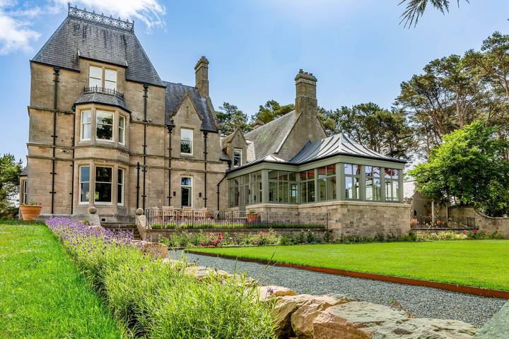 Holiday rental for 18 people, with Garden in Nairn