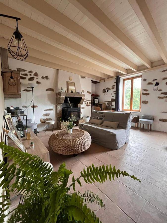 Gîte les Pieds dans l'eau 10 min du Puy du Fo in Treize-Vents, Vallée de la Loire