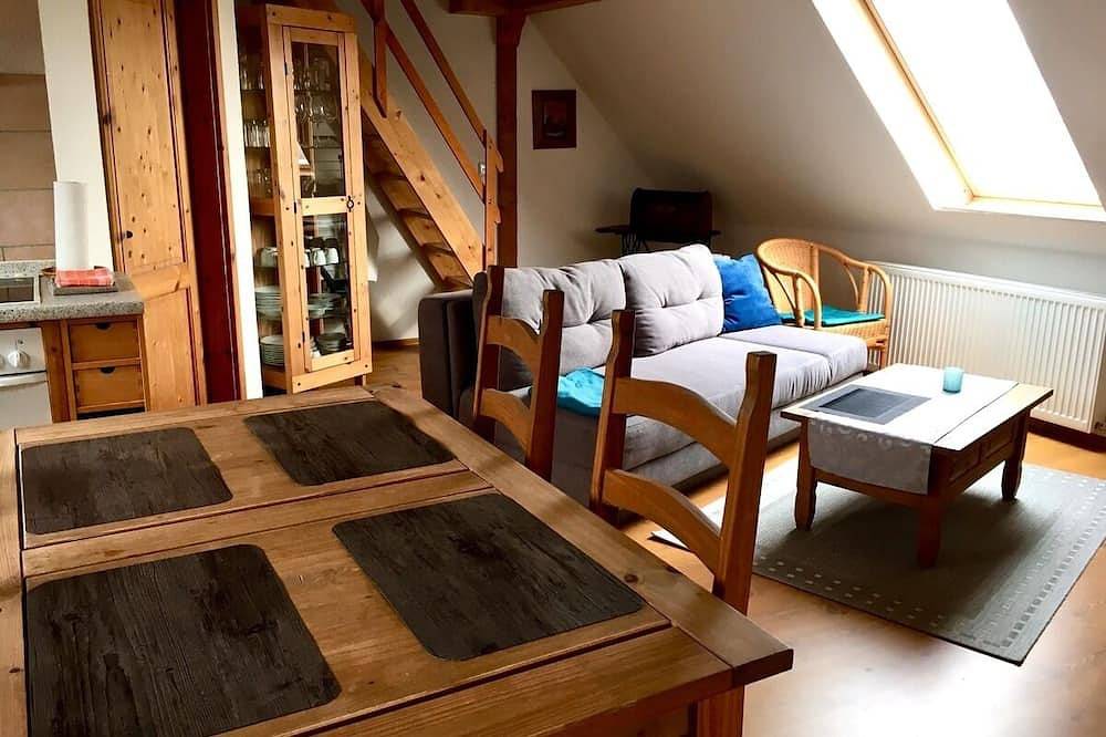 Ganze Wohnung, Komfortable Ferienwohnung am Papensee mit Seeblick, Garten und Spielplatz in Laage, Mecklenburgische Seenplatte