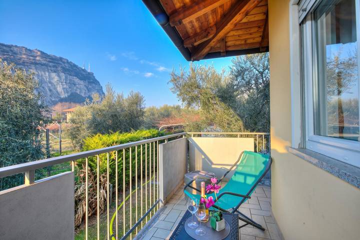 Appartamento intero, Agritur Laura - L'angolo dei Fiori 4 with Shared Garden in Torbole, Nago-Torbole