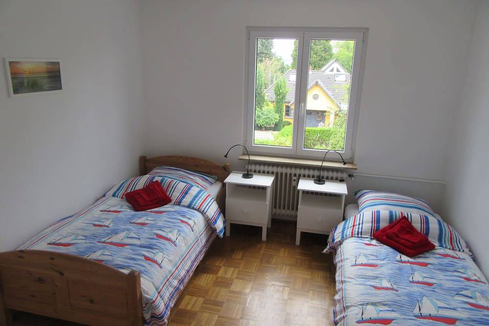 Ganze Wohnung, Schicke, helle, 3-Zimmer-Ferienwohnung - 150m zum See in Unteruhldingen, Uhldingen-Mühlhofen
