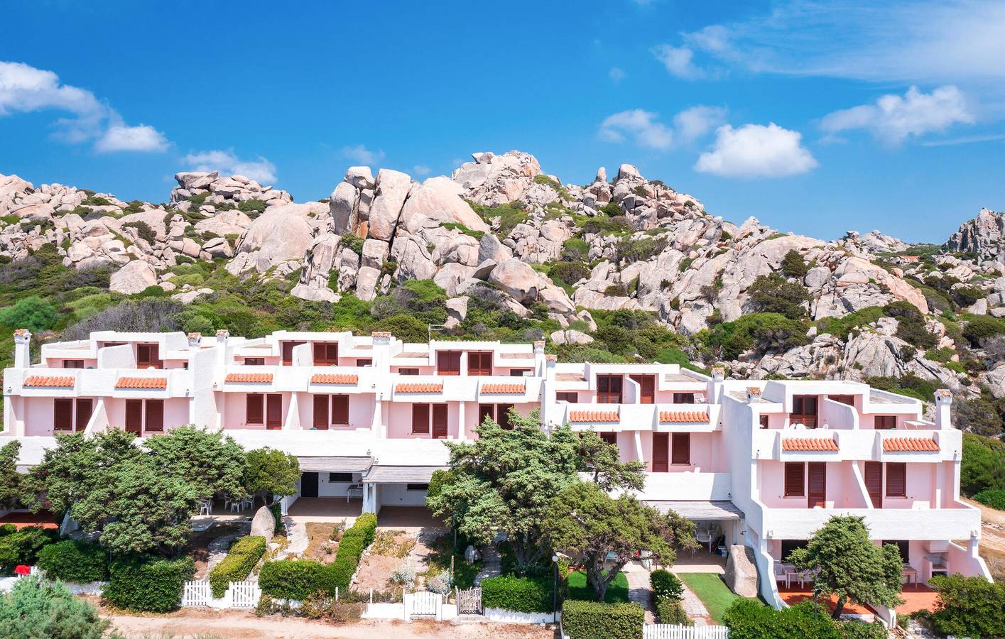 Ganze Ferienwohnung, Appartement am Pool mit Küche, Zugang zum Strand in Baia Santa Reparata, Santa Teresa Gallura (Gemeinde)