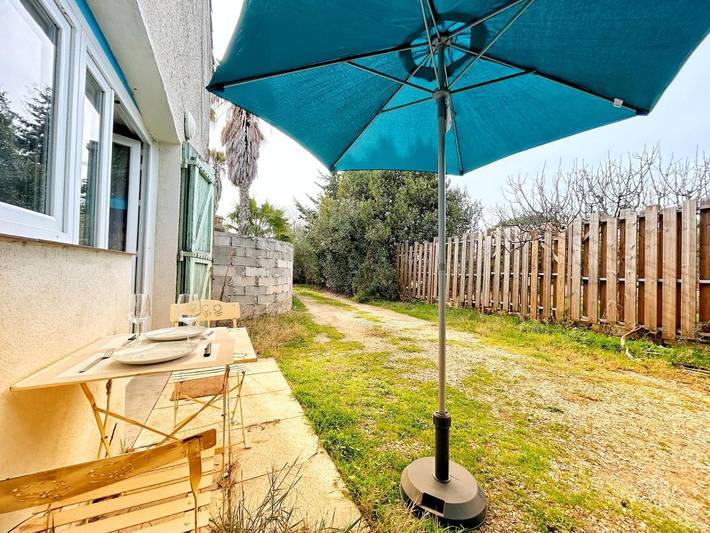 Gîte pour 4 personnes, avec terrasse et jardin à Fourques - 2