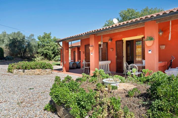 Appartamento intero, Appartamento 'Petit Verdot' con piscina condivisa, terrazza privata e giardino condiviso in Suvereto, Costa degli Etruschi
