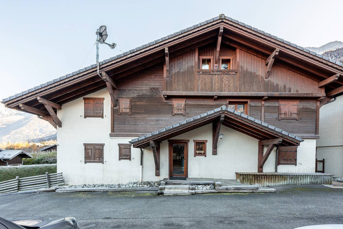 Entire apartment, Apartment 'Appartement Résidence Ours Blanc' with Mountain View, Shared Terrace and Wi-Fi in Les Houches, Massif du Mont-Blanc