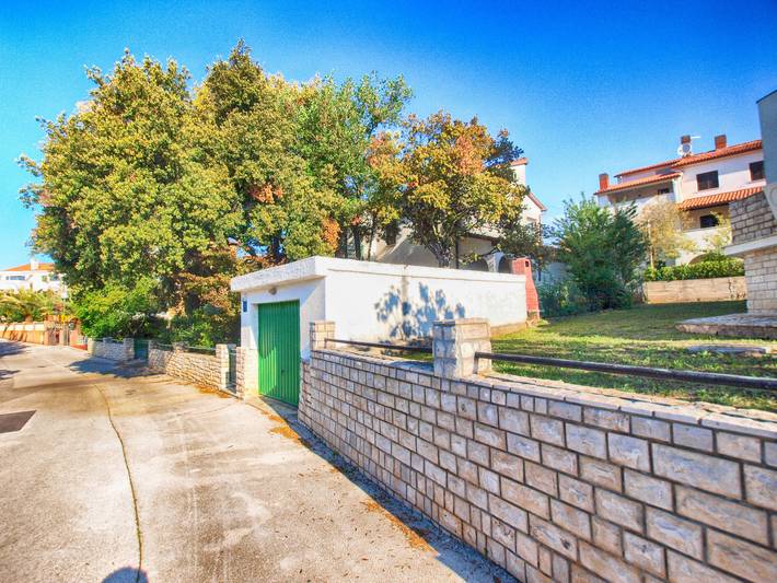 Appartement entier, Appartement de vacances pour 3 personnes avec terrasse in Pjescana Uvala, Côte Sud d'Istrie
