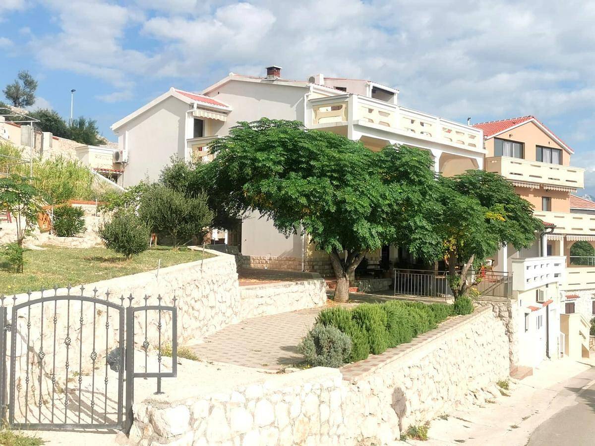 Ganze Ferienwohnung, Studio für 12 Personen in Zubovići, Dalmatien (Inseln vor Zadar) in Zubovići, Pag