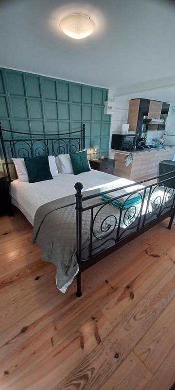 Gîte pour 2 personnes, avec piscine et jardin à Saint-Rabier