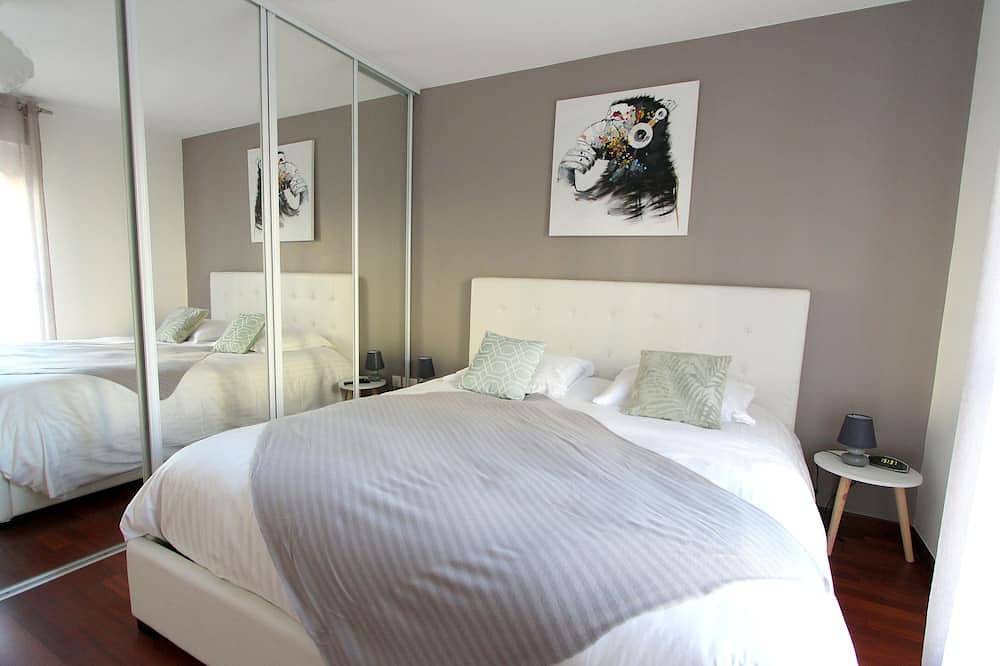 Appartement entier, Trianons5 ~ 6 travelers + parking - 15min walk Disneyland in Serris, Seine-et-Marne