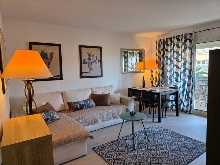 Location de vacances pour 2 personnes, avec balcon à Cannes