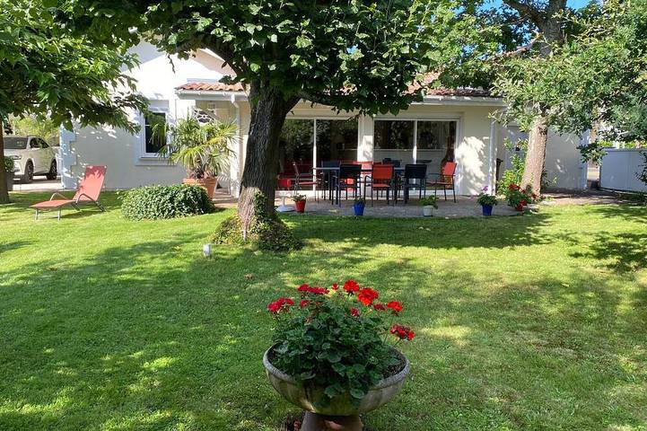 Villa pour 8 personnes, avec jardin à Andernos-les-Bains